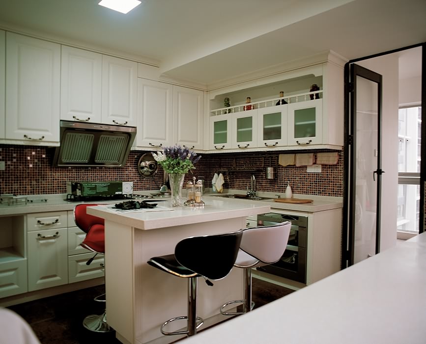 三居室厨房橱柜装饰设计